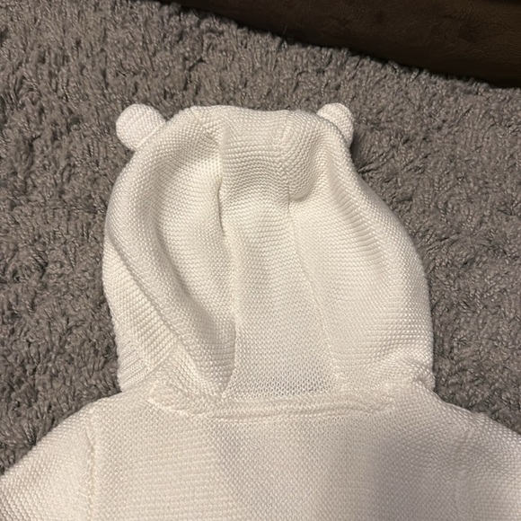 Carter’s White Baby Sweater With Bear Ears On Hoodie - Picture 10 of 11